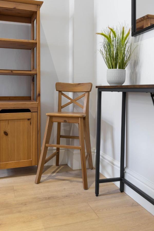 Modern & Stylish Home At The Corner Of Famous Penny Lane In Liverpool Eksteriør bilde