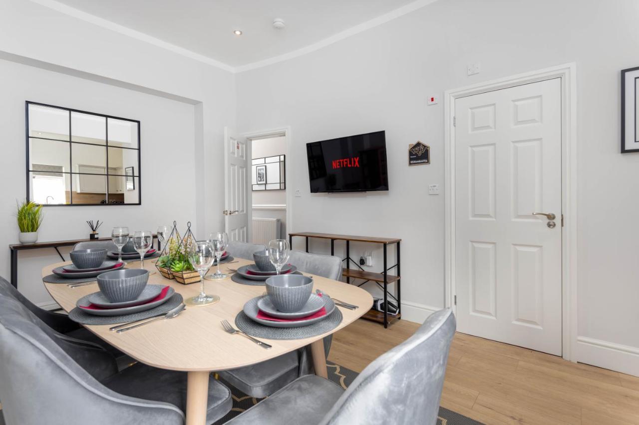 Modern & Stylish Home At The Corner Of Famous Penny Lane In Liverpool Eksteriør bilde