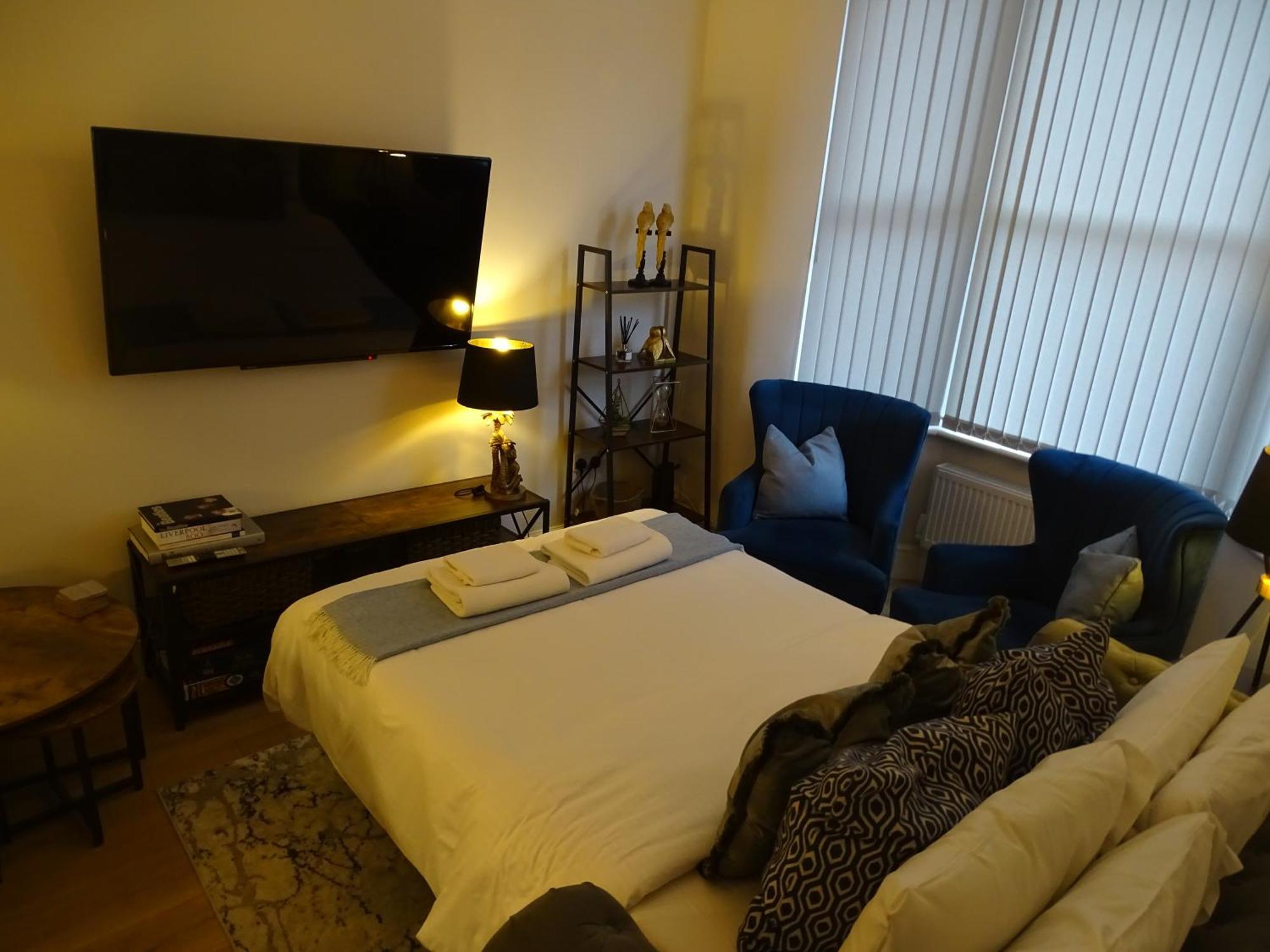 Modern & Stylish Home At The Corner Of Famous Penny Lane In Liverpool Eksteriør bilde