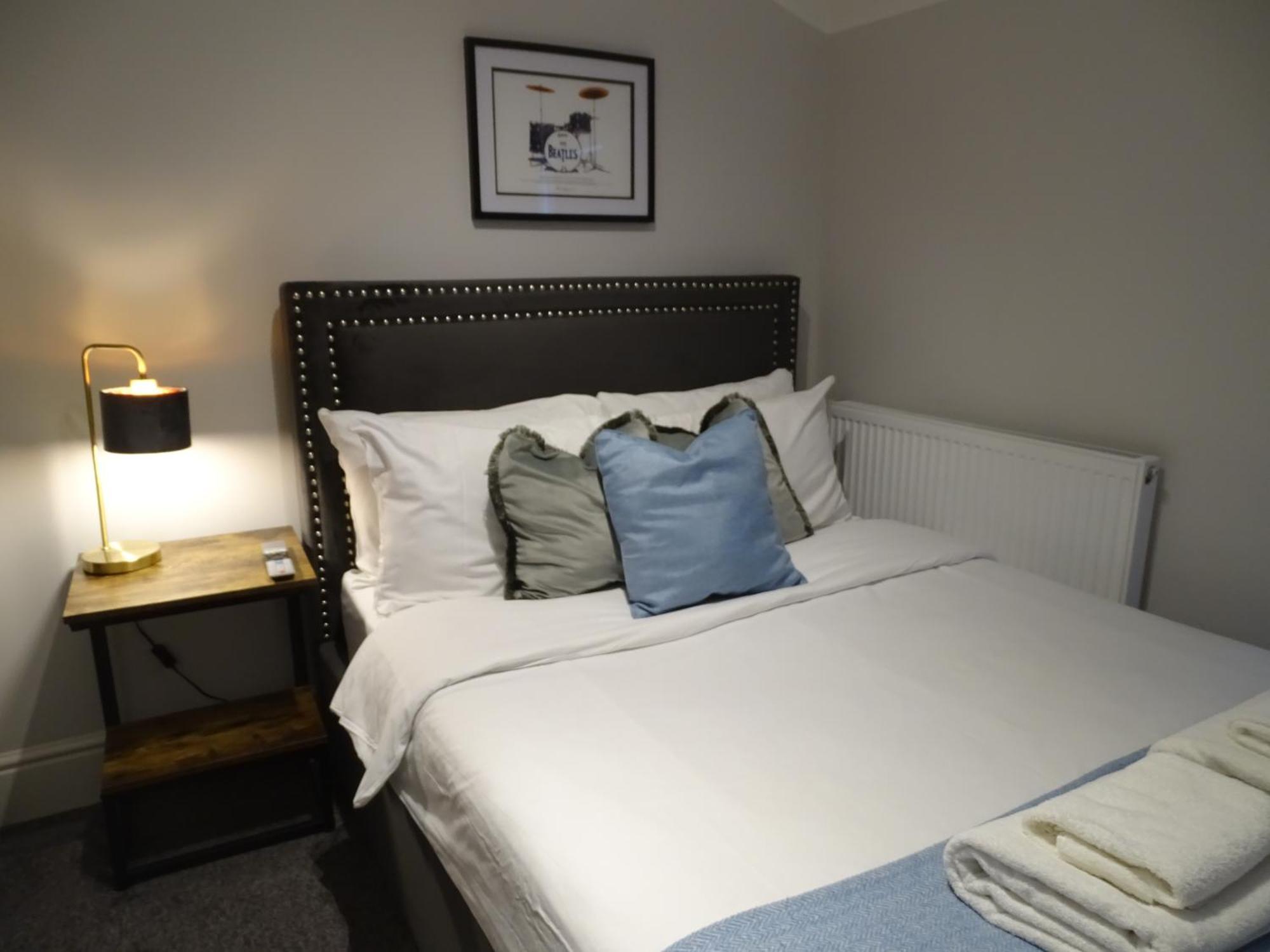 Modern & Stylish Home At The Corner Of Famous Penny Lane In Liverpool Eksteriør bilde